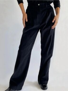 DONNI. Black Corduroy Pleated trouser Pants Size Small